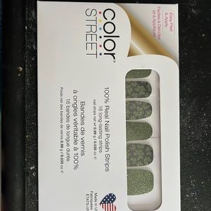 Color Street nail polish strips